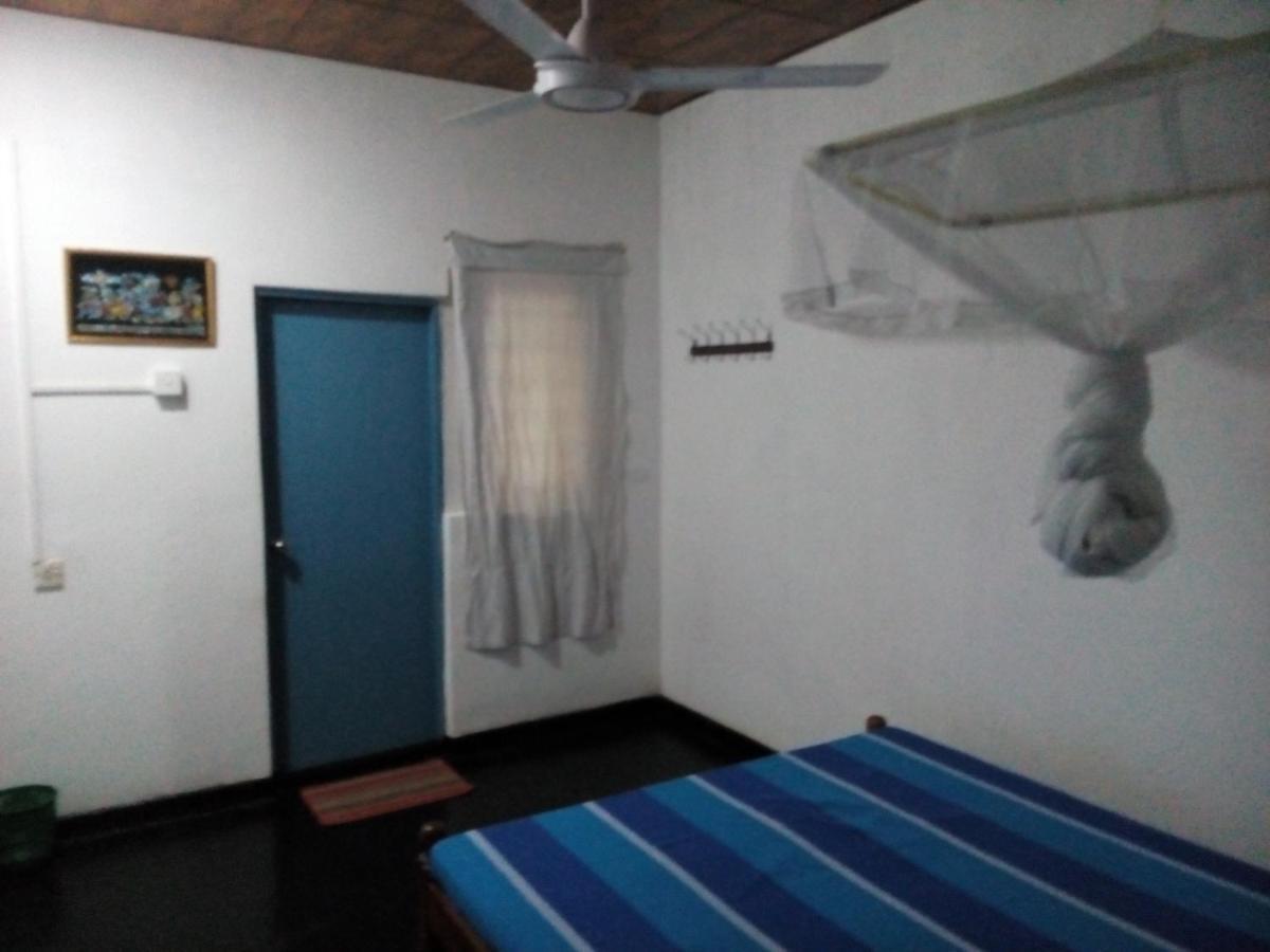 Lake House Homestay Anuradhapura Exteriör bild